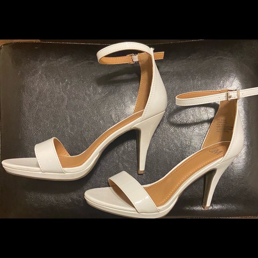 Heels - Picture 2 of 3
